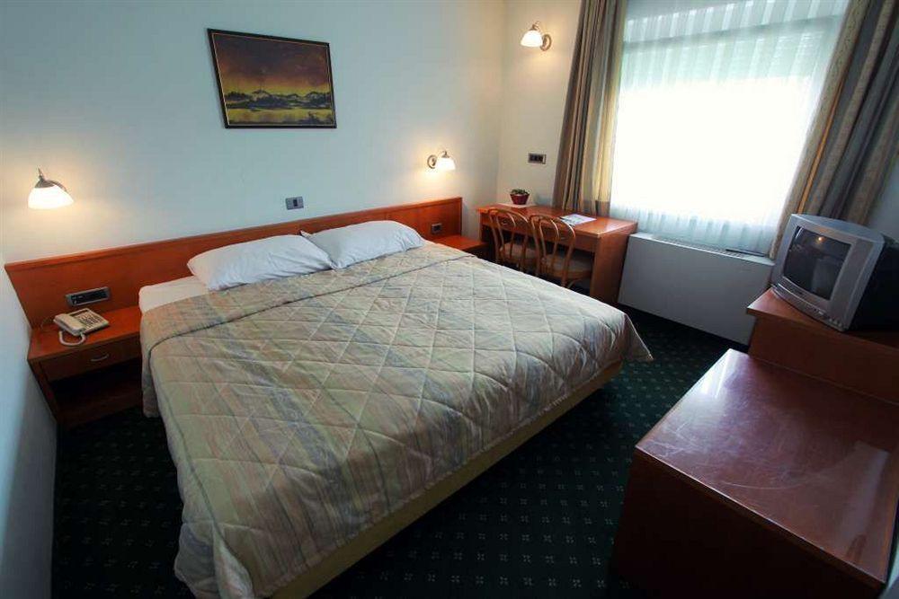 Grandvid Hotel Skofljica Exterior photo